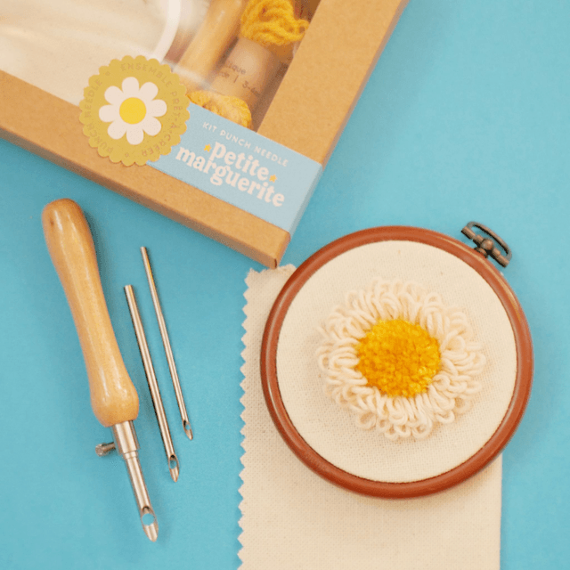 Kit Punch Needle Débutant – Petite Marguerite d’Automne | Broderie Magique DIY